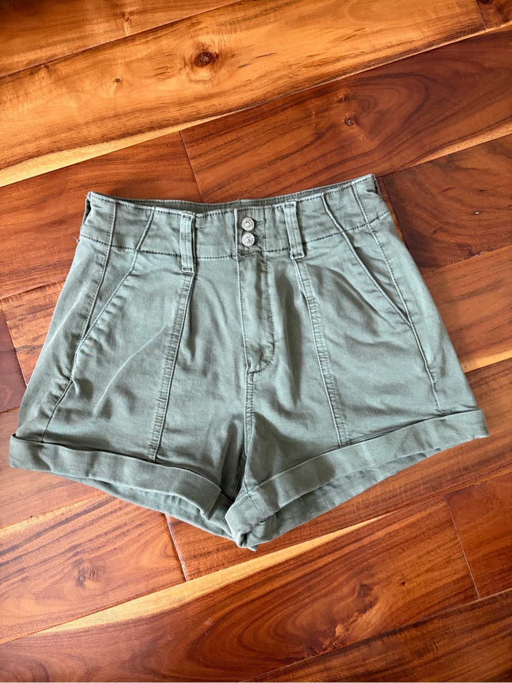 Paige Brooklyn Cuffed Olive Green Shorts size 24